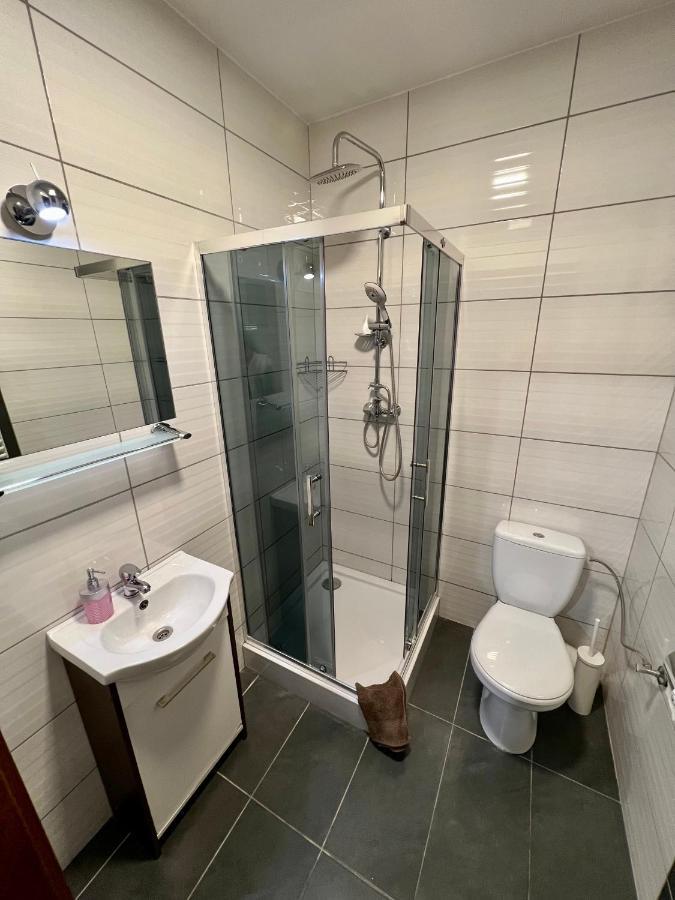 Apartamenty Ostrowiec - Pokoje Goscinne Centrum Ostrowiec Świętokrzyski Dış mekan fotoğraf