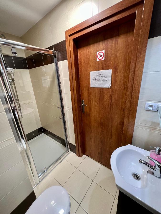 Apartamenty Ostrowiec - Pokoje Goscinne Centrum Ostrowiec Świętokrzyski Dış mekan fotoğraf