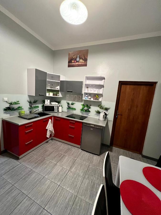 Apartamenty Ostrowiec - Pokoje Goscinne Centrum Ostrowiec Świętokrzyski Dış mekan fotoğraf