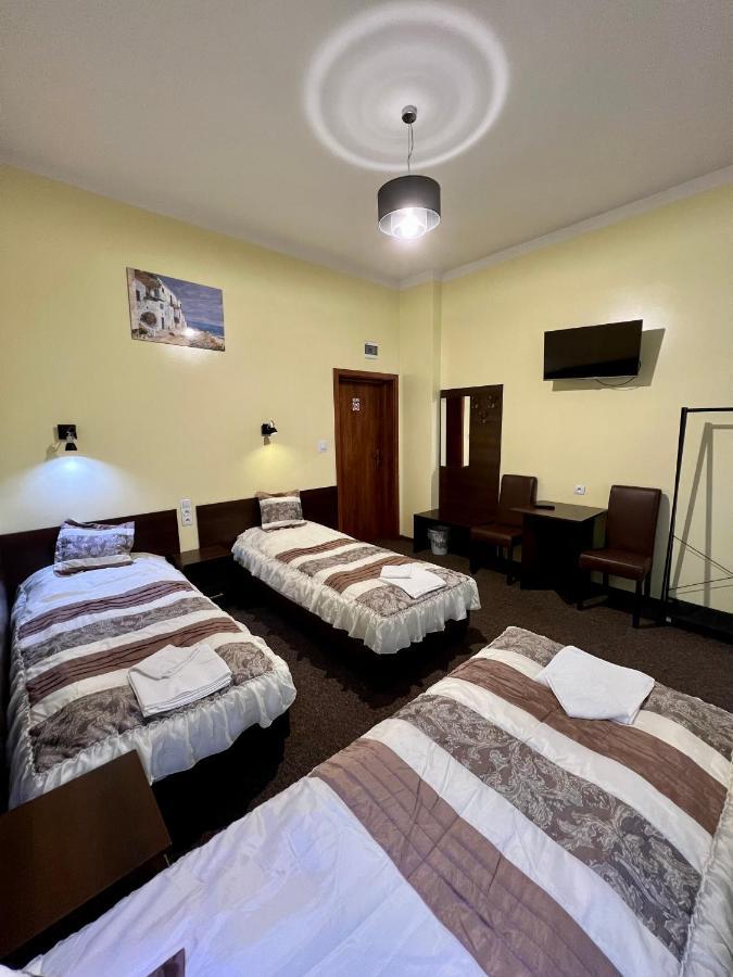 Apartamenty Ostrowiec - Pokoje Goscinne Centrum Ostrowiec Świętokrzyski Dış mekan fotoğraf