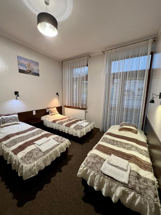 Apartamenty Ostrowiec - Pokoje Goscinne Centrum Ostrowiec Świętokrzyski Dış mekan fotoğraf
