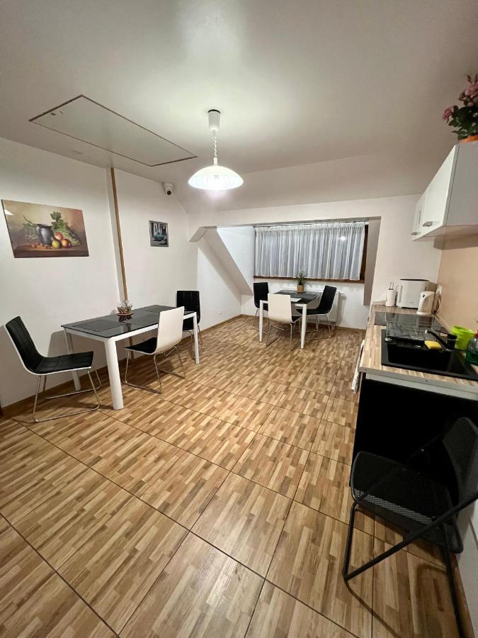 Apartamenty Ostrowiec - Pokoje Goscinne Centrum Ostrowiec Świętokrzyski Dış mekan fotoğraf